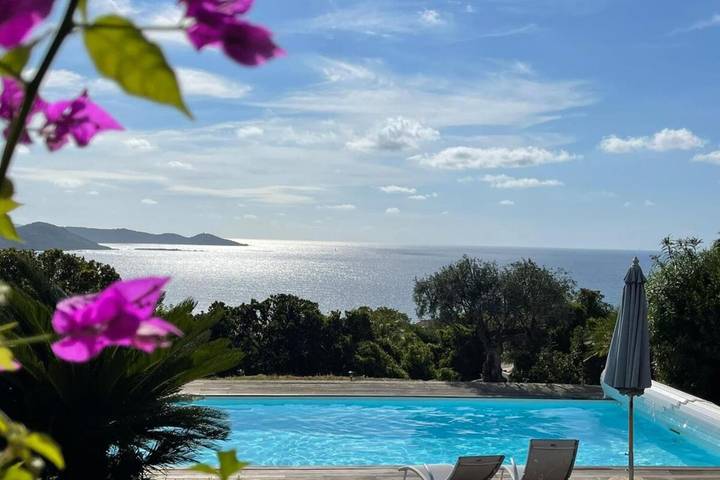 Villa pour 8 personnes, avec Terrasse ainsi que Jardin et Piscine