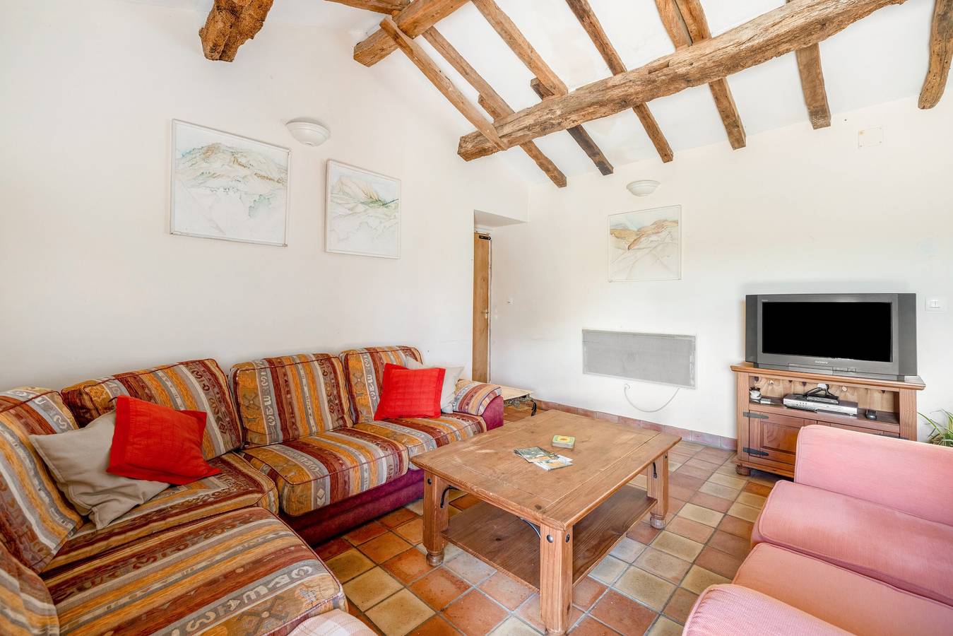 Gîte Des Martins-pêcheurs avec piscine partagée, terrasse privée et Wi-Fi in Sanxay, Vienne (France)