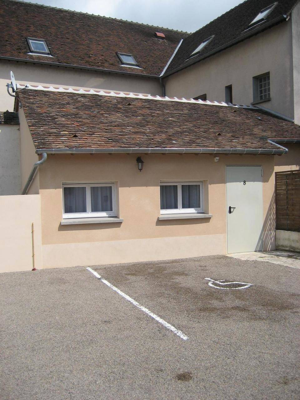 Superior Double Room in Charny-Orée-de-Puisaye, Région d'Auxerre