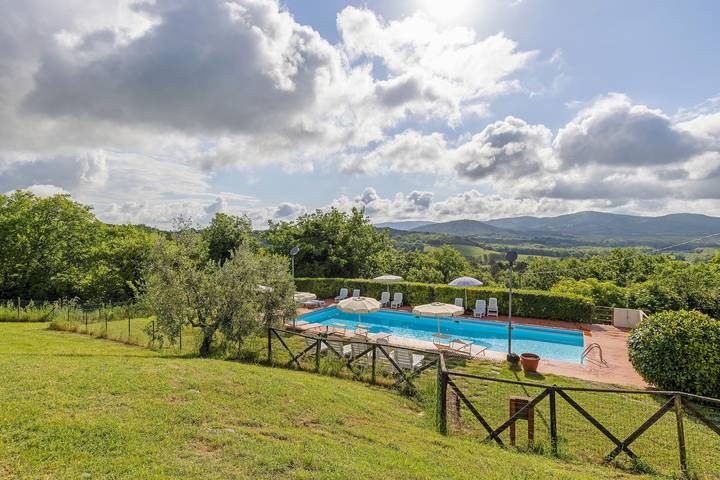 Gîte pour 2 personnes, avec jardin et jacuzzi en Toscane - 3