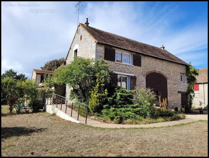 Gîte pour 2 personnes, avec vue et terrasse à Port-Mort