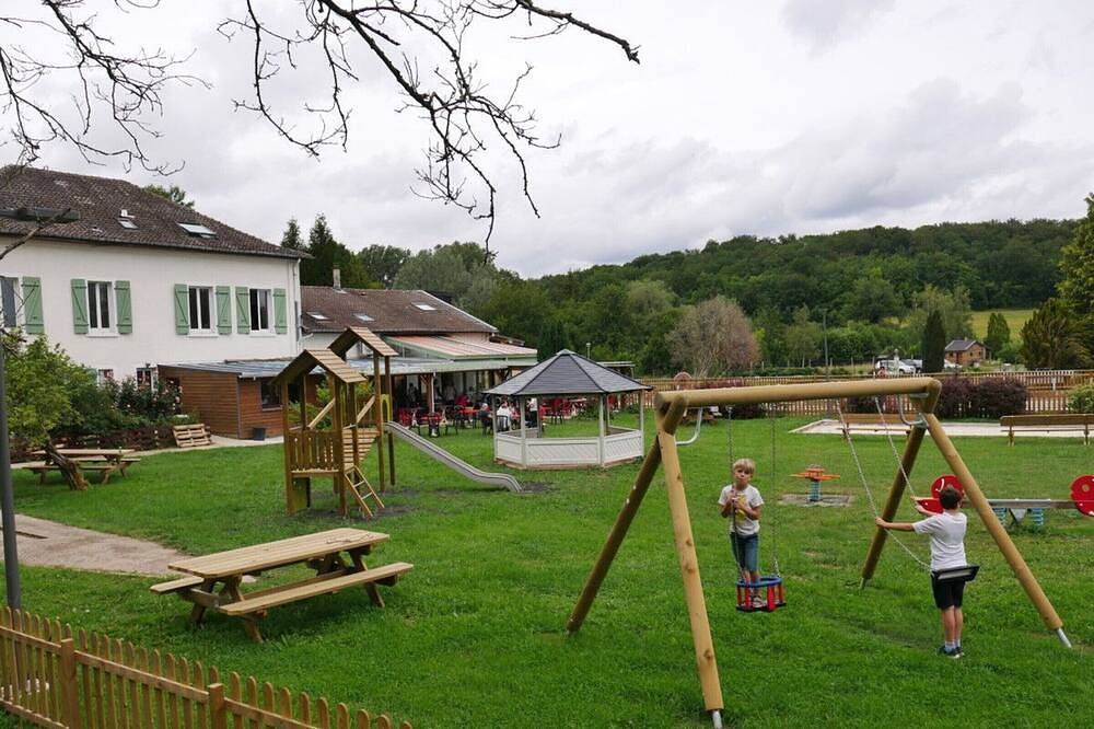 Appartement entier, Escapade Nature au Parc de Lorraine - Gîte Lumineux pour 2-4 Pers, Activités & Détente in Lacroix-sur-Meuse, Région de Commercy