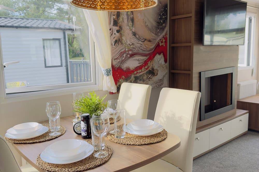 Fabulous 3 Bedroom Static Caravan at Billing Aquadrome in Northampton, Northamptonshire