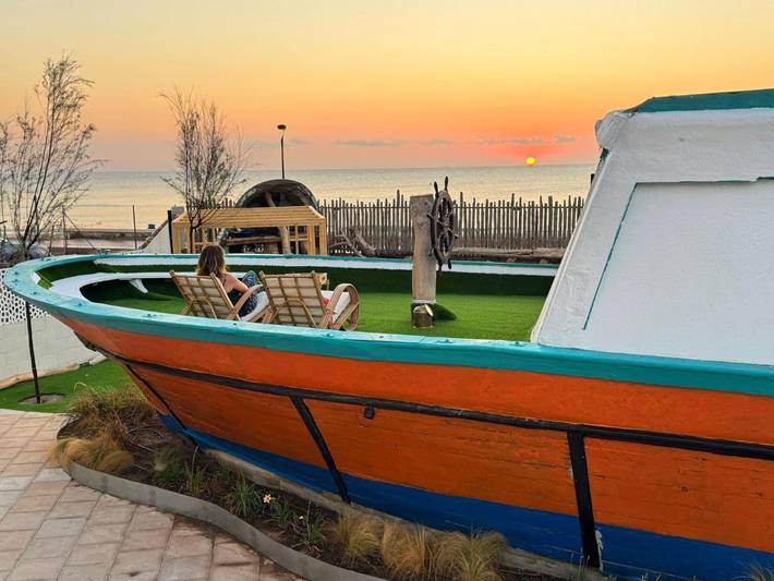 Bateau pour 4 personnes, avec Jacuzzi et Terrasse ainsi que Jardin et Vue