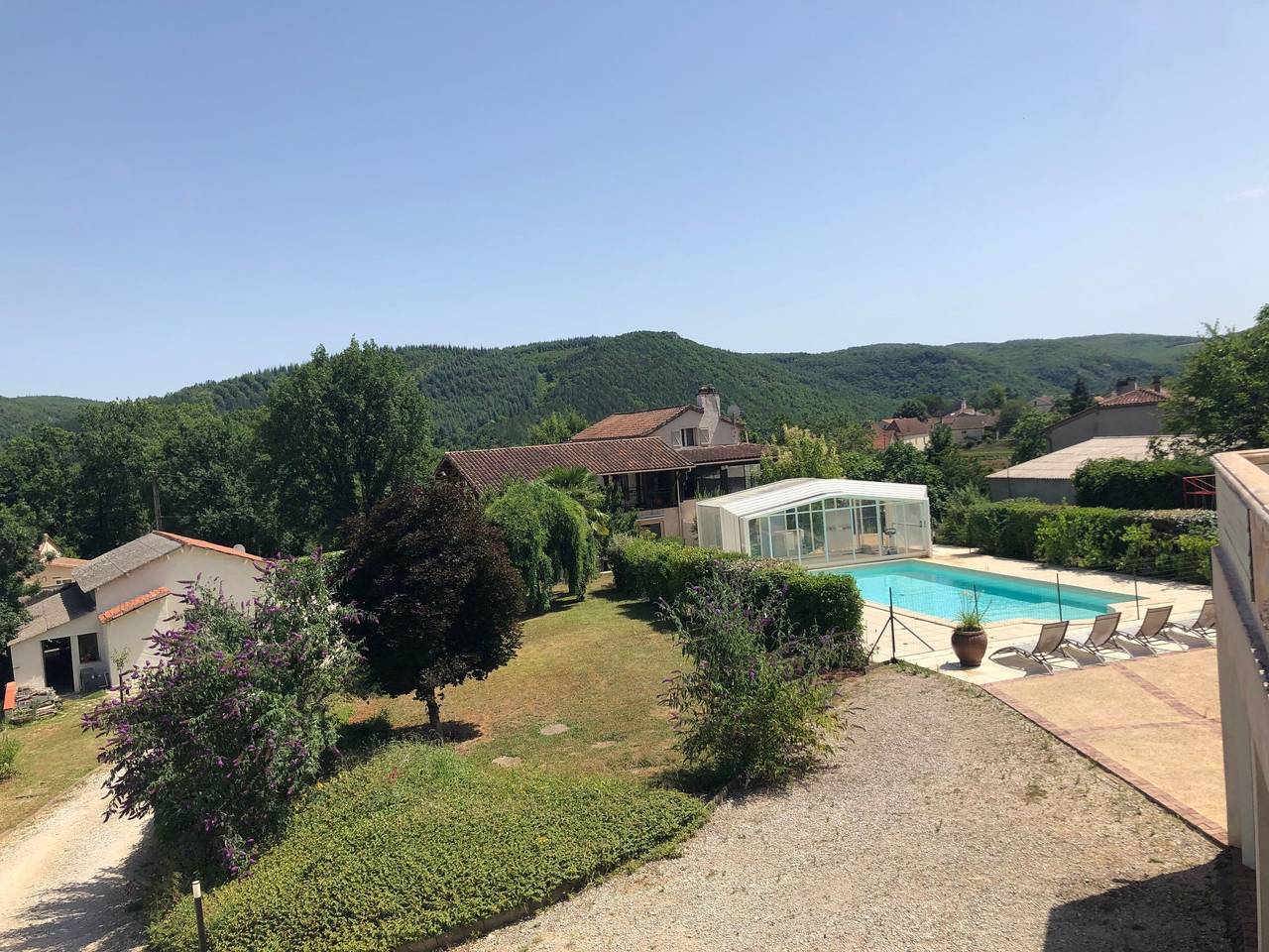 Apartamento entero, Aube-sur-la-Vallée, weitläufig mit Blick auf das Tal in Saint-Géry, Quercy