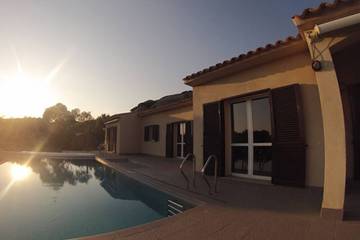 Location de vacances pour 8 personnes, avec jardin et terrasse à Pianottoli-Caldarello