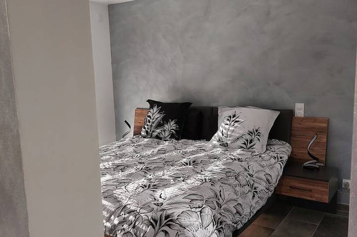 Location de vacances pour 2 personnes, avec jacuzzi et jardin ainsi que sauna et terrasse à Manosque - 4