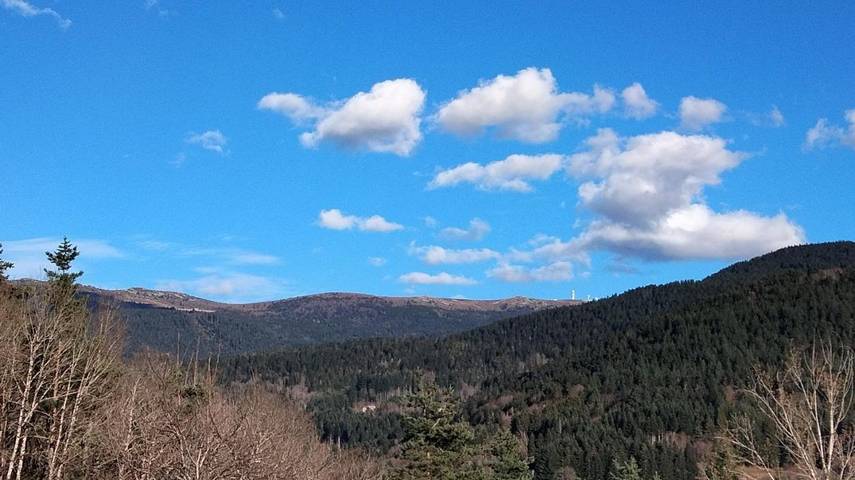 Location de vacances pour 6 personnes, avec Terrasse ainsi que Jardin et Vue à Marat