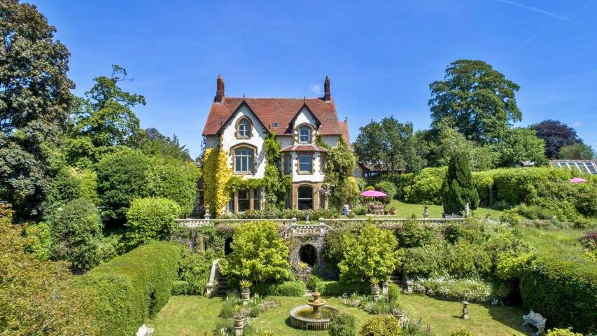 Villa for 20 people, with balcony, child-friendly in Devon