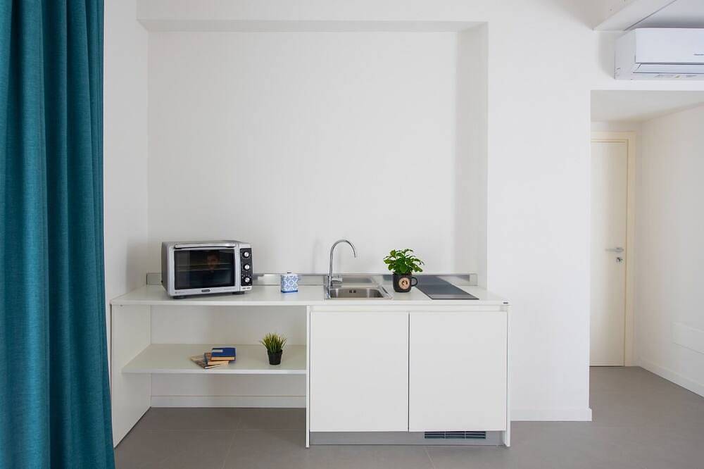 Suite-Vierbettzimmer-Con angolo cottura-Ensuite mit Dusche-Stadtblick in Pompei, Nationalpark Vesuv