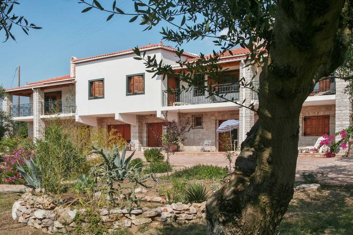 Ferienwohnung für 7 Personen, mit Terrasse in Agios Ilias - 2