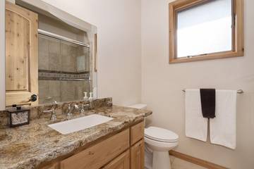 Log Cabin for 16 Guests in Snow Summit, Big Bear Lake, Picture 3