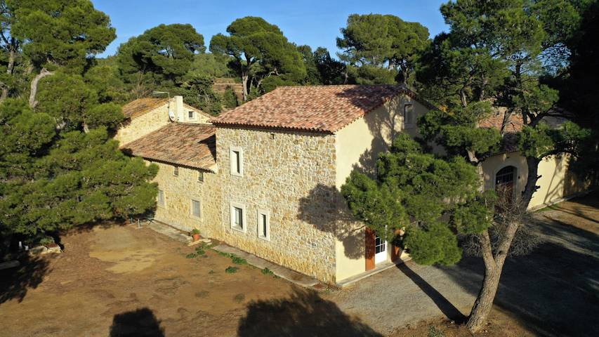 Gîte pour 10 personnes, avec piscine et jardin à Bizanet - 4