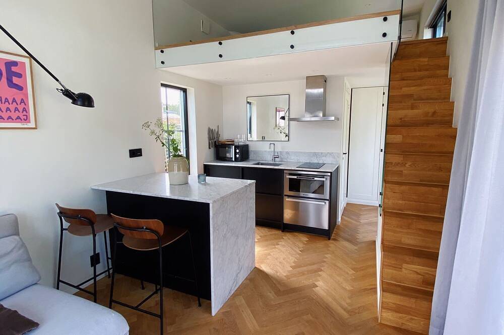 Guesthouse, not even a minute walk to the ocean in Kungsbacka, Kullavik
