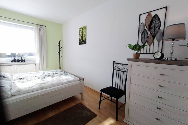 Ganze Wohnung, 80 qm Moderne Wohnung mit Balkon und Garten im Herzen von Tirschenreuth in Tirschenreuth, Ostbayern