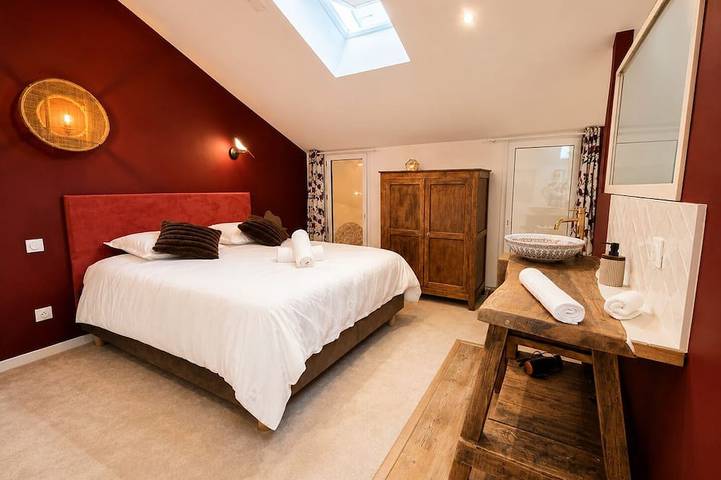 Ganze Wohnung, Apartment-Stadt-Ensuite mit Dusche-Terrasse in Angoulême, Charente