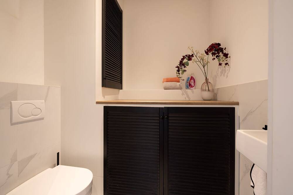 Ganze Wohnung, Stylish apartment featuring modern design and beautiful views, set in a peaceful location in the historic heart of Haarlem — ideal for expats and high-end short stays. in Haarlem, Niederländische Nordsee