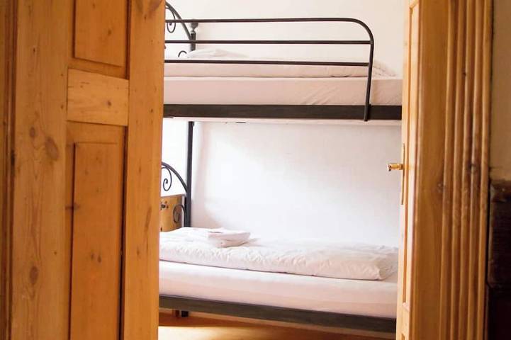 Ganze Wohnung, Ritterliche Ferienwohnung (65 m2) im Ferienschloss in Markt Nordheim, Steigerwald