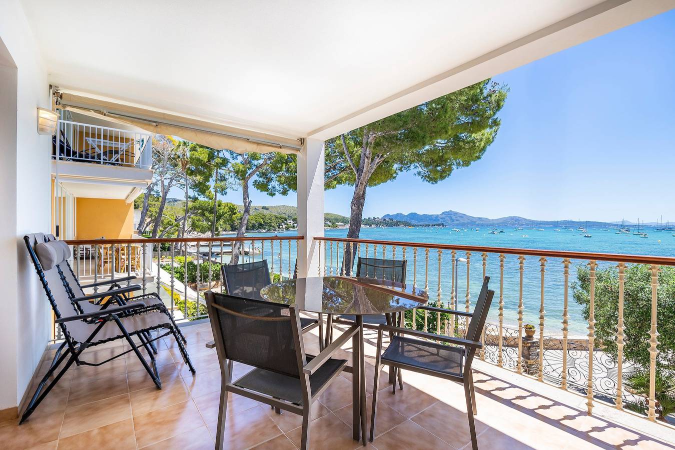 Apartamento entero, Apartamento 'Voramar 85' con vistas al mar, Wi-Fi y aire acondicionado in Puerto de Pollensa, Pollença