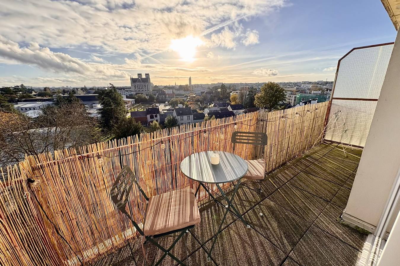 Ganzes Studio, Studio with balcony and view of Nantes in Nantes, Nantes und Umgebung