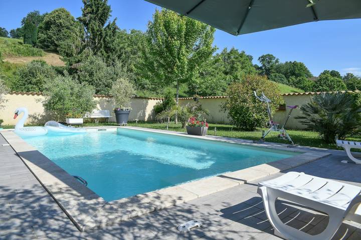 Location de vacances pour 2 personnes, avec Jardin dans Izieu