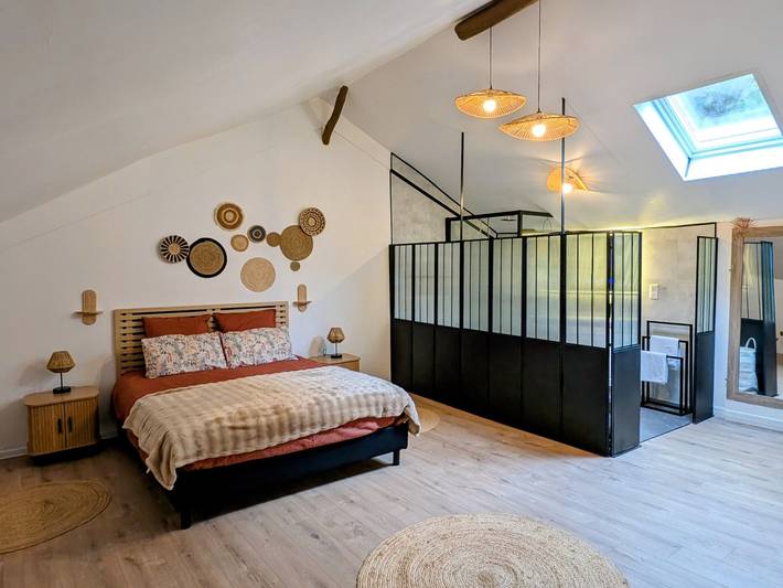 Gîte pour 6 personnes, animaux acceptés à Auzon