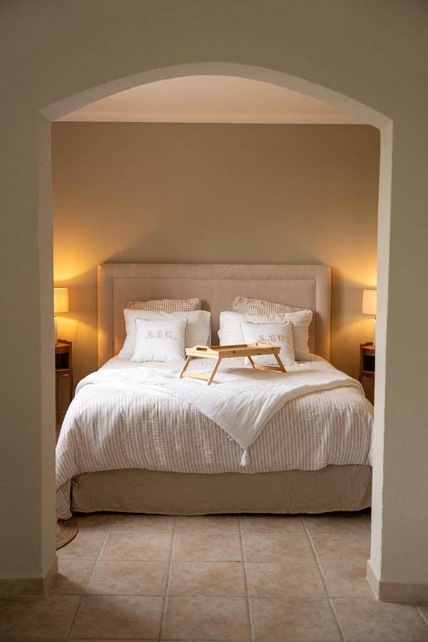 Chambre d’hôte pour 4 personnes, avec piscine et jardin à Aurons