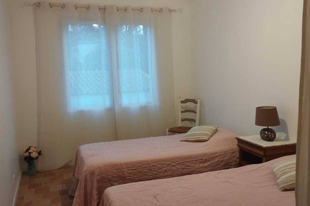 Entire apartment, Le Haut Villa 2 Pièces 56m2 + Terrasse 40m2 Belle Vue Avec Piscine Privée, in Auribeau-sur-Siagne, Cannes region