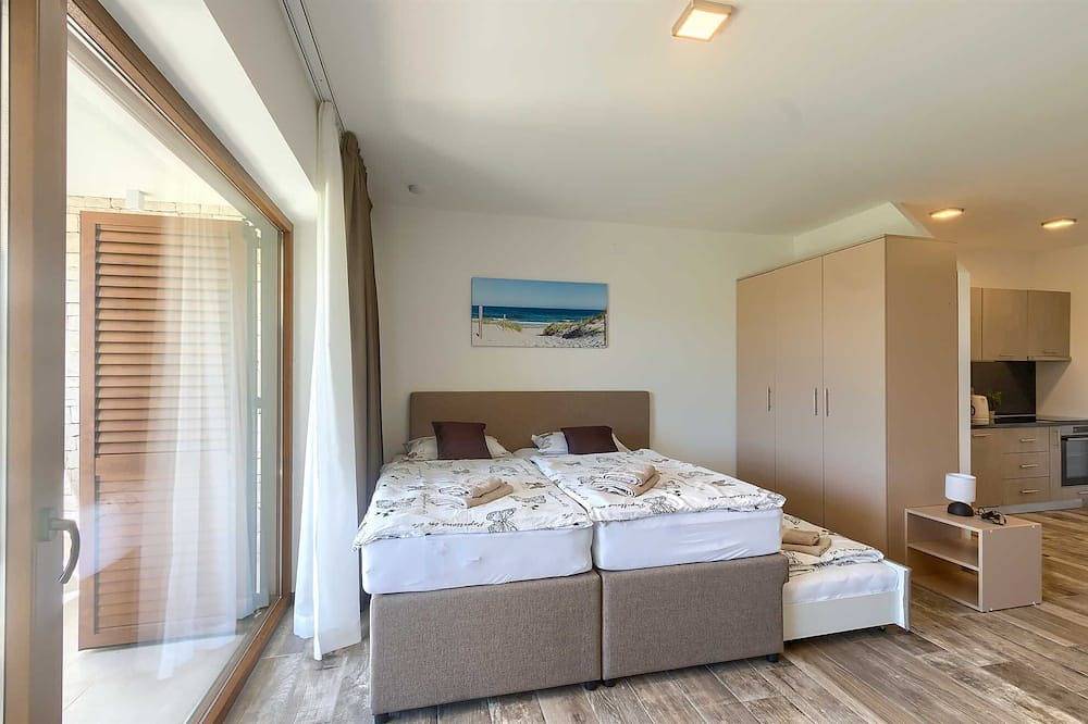 Geheel appartement, Brand New Modern studio apartment for 2+1 guests with shared pool in Novigrad, Mareda
