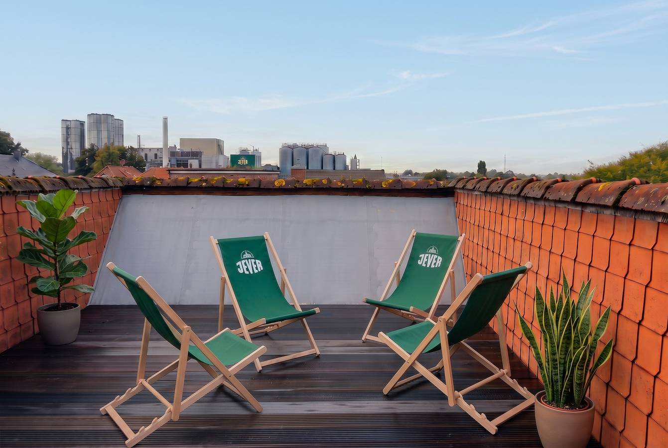 Ganze Wohnung, Ferienwohnung 'Stadtkrone Jever' mit privater Terrasse, Balkon und Wlan in Jever, Südliche Nordseeküste