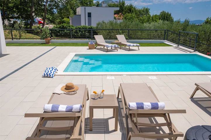 Villa for 6 personer med balkon/terrasse in Naklice, Split-Dalmatien