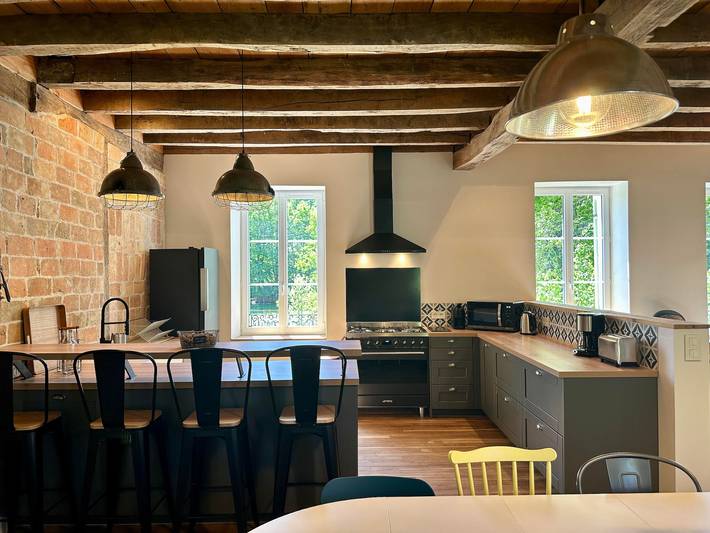 Charmantes Industrie-Cottage mit Park, Tischkicker und Klimaanlage nahe Dijon in Bèze, Dijon und Umgebung
