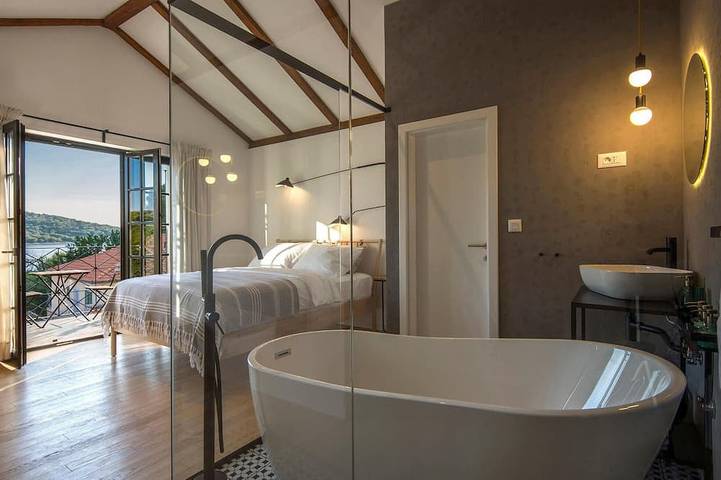Fantastisches Haus mit 4 Schlafzimmern. in Zlarin (Kroatische Adria), Dalmatinische Inseln