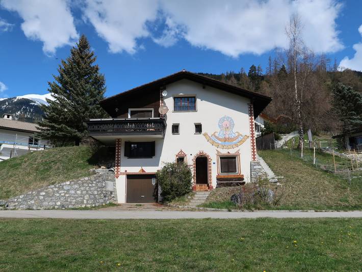 Ferienhaus für 8 Personen, mit Balkon und Terrasse sowie Garten und Ausblick in Alvaneu