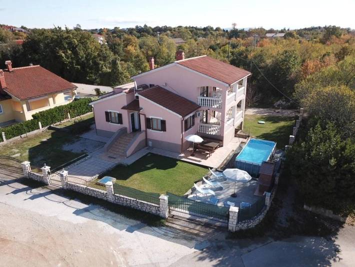 Ferienhaus für 12 Personen, mit Garten und Pool - 1