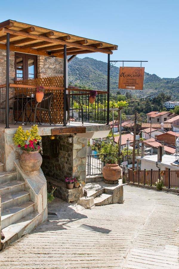 One-Bedroom Apartment in Αγρός, Südzypern