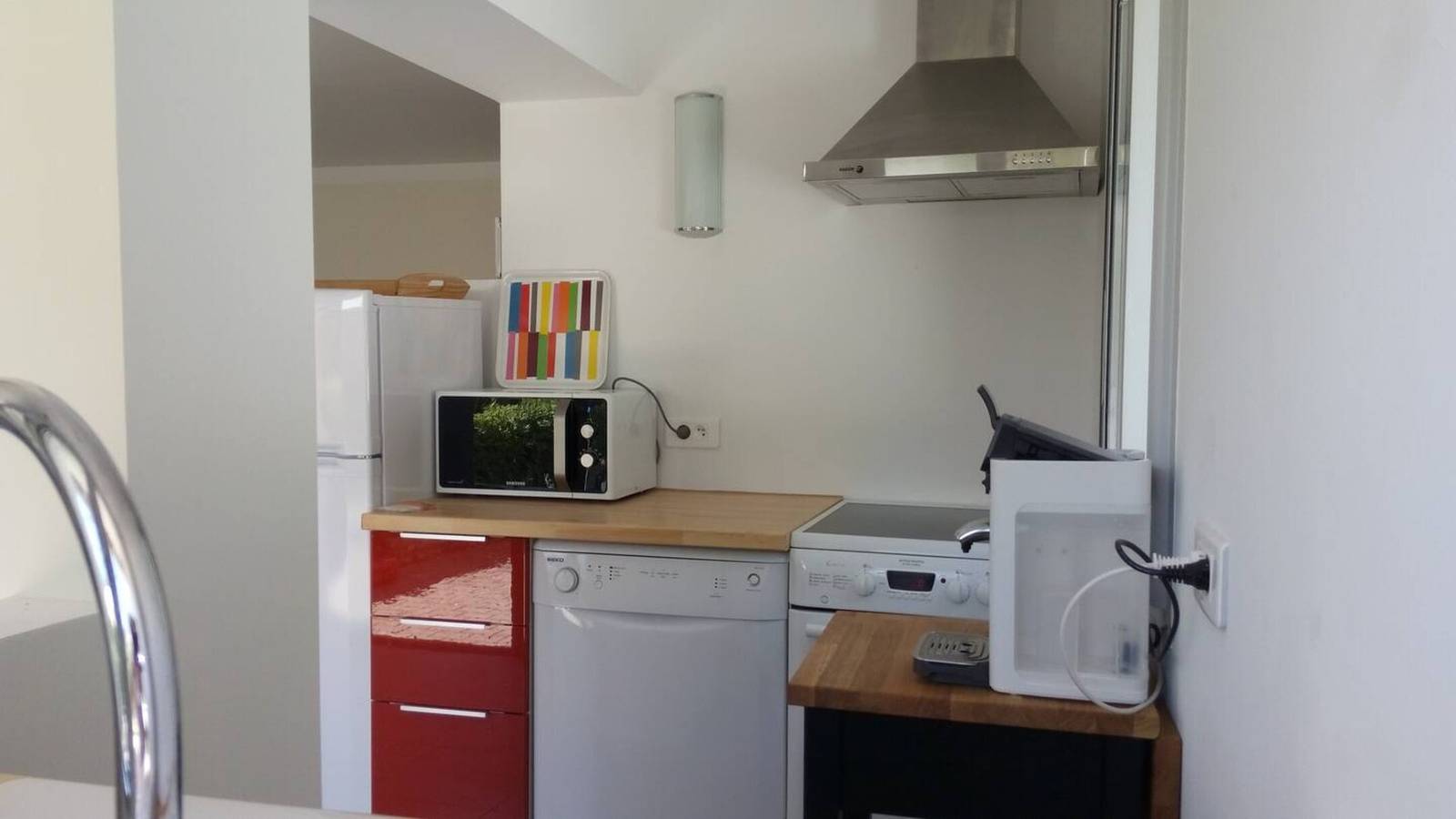 Appartement entier, Appartement 'Nino - 2/4 Personnes' avec piscine partagée, Wi-Fi et climatisation in Nyons, Région de nyons