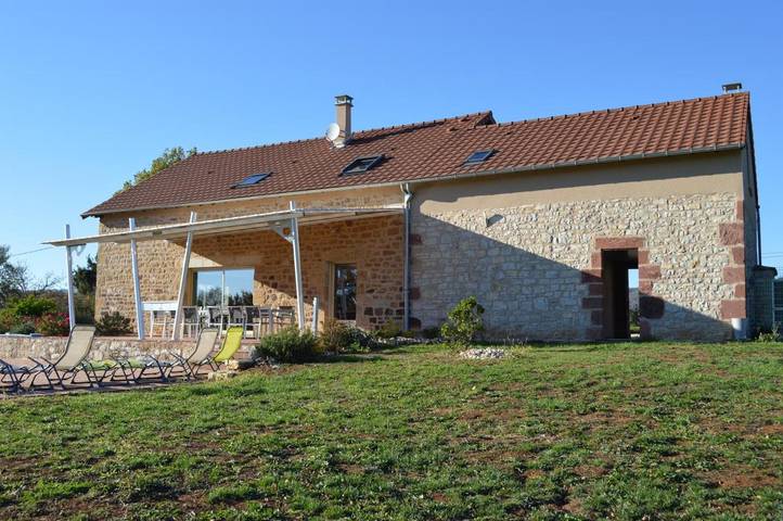 Location de vacances pour 14 personnes, avec jardin et piscine, animaux acceptés dans Village de Collonges la Rouge - 2