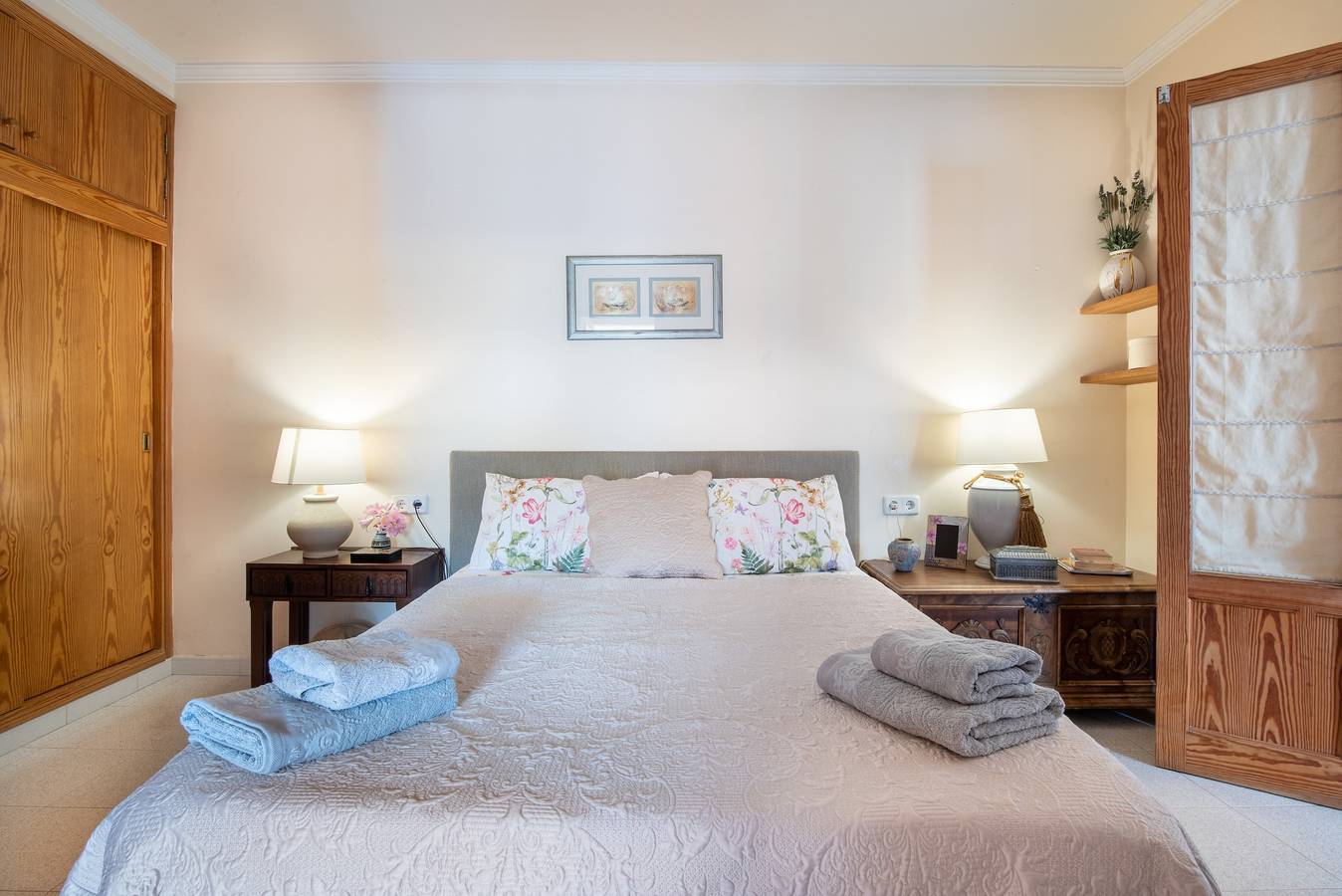 Appartement Carla vlak bij het strand met ruim balkon, bergzicht, wifi en airco, foto 14