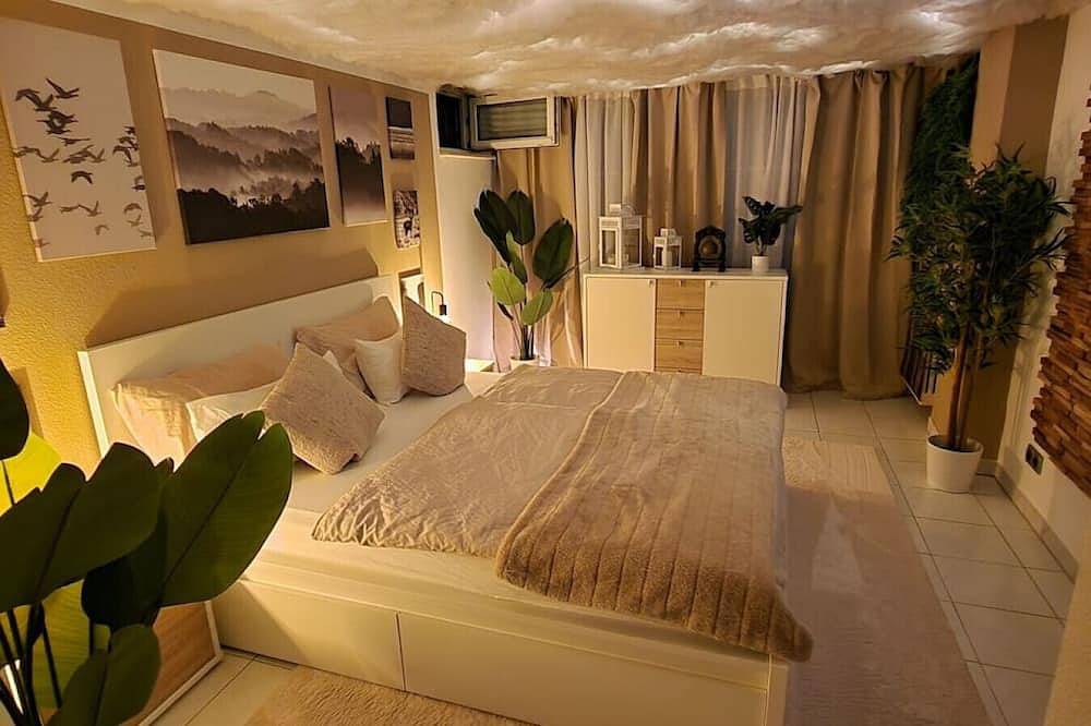 Ganze Wohnung, Voll ausgestattetes Design-Apartment mit Büro-Setup & Parkplatz in Wiesbaden, Südhessen