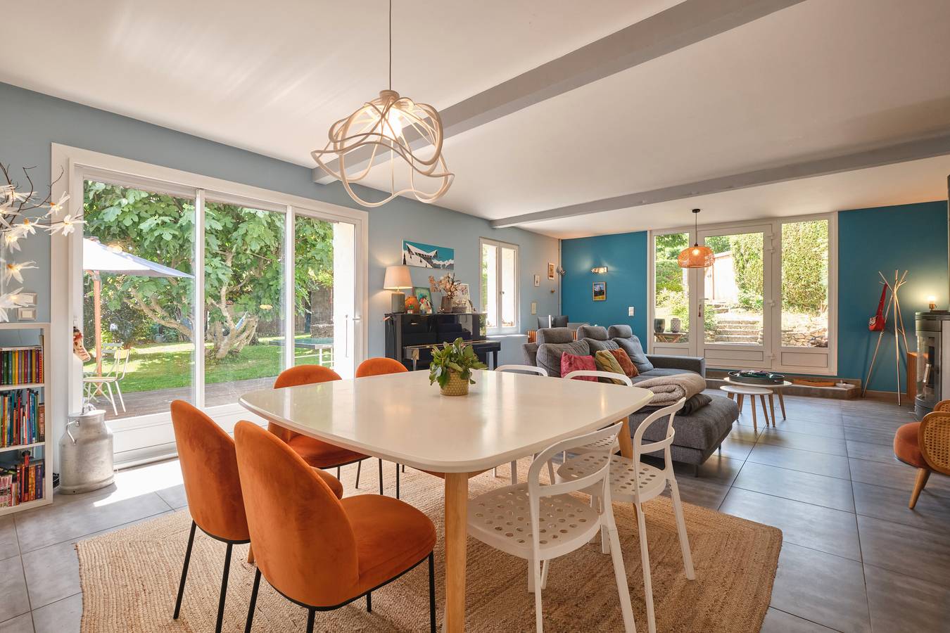 Holiday Home 'Jolie Maison' with Mountain View, Private Terrace and Wi-Fi in Saint-Martin-de-la-Cluze, Vercors