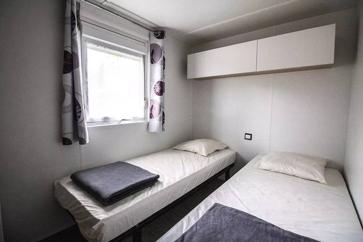 Mobil home pour 6 personnes, avec terrasse et sauna, animaux acceptés à Saint-Michel-Escalus - 4