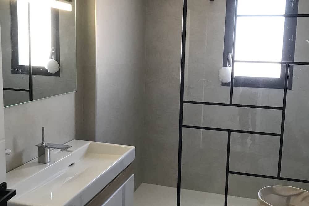 Villa avec spa tout confort 2 chambres 4 personnes in Calvisson, Côte méditerranéenne (France)
