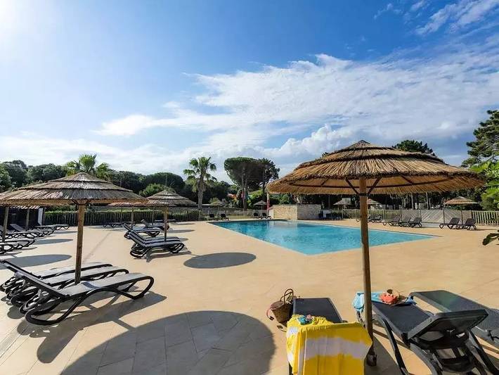 Mobil home pour 6 personnes, avec terrasse et piscine à Bonifacio - 4