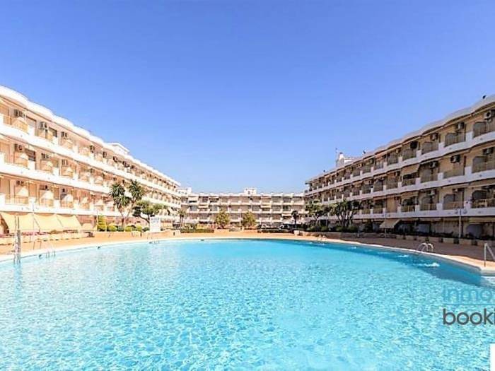 Apartamento vacacional entero, New Loft internacional , climatizado con piscina y playa. in Vilafortuny, Cambrils
