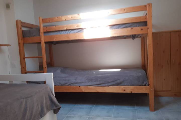 Pequeña casa, 300 m de playa, capacidad para 4 personas, piscina en la residencia in Saint-Michel-Chef-Chef, Côte de Jade