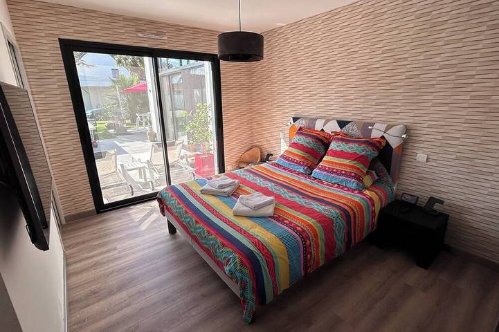 Location de vacances pour 4 personnes, avec jardin ainsi que jacuzzi et terrasse à Le Tour-du-Parc - 2