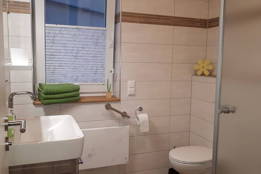 Ganze Wohnung, Gemütliches Ferienhaus (75 m2) mit offener Galerie und Terrasse in Weigenheim, Fränkisches Weinland