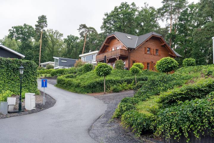 Ferienhaus für 12 Personen, mit Balkon und Balkon/Terrasse sowie Terrasse und Garten in Brunssum