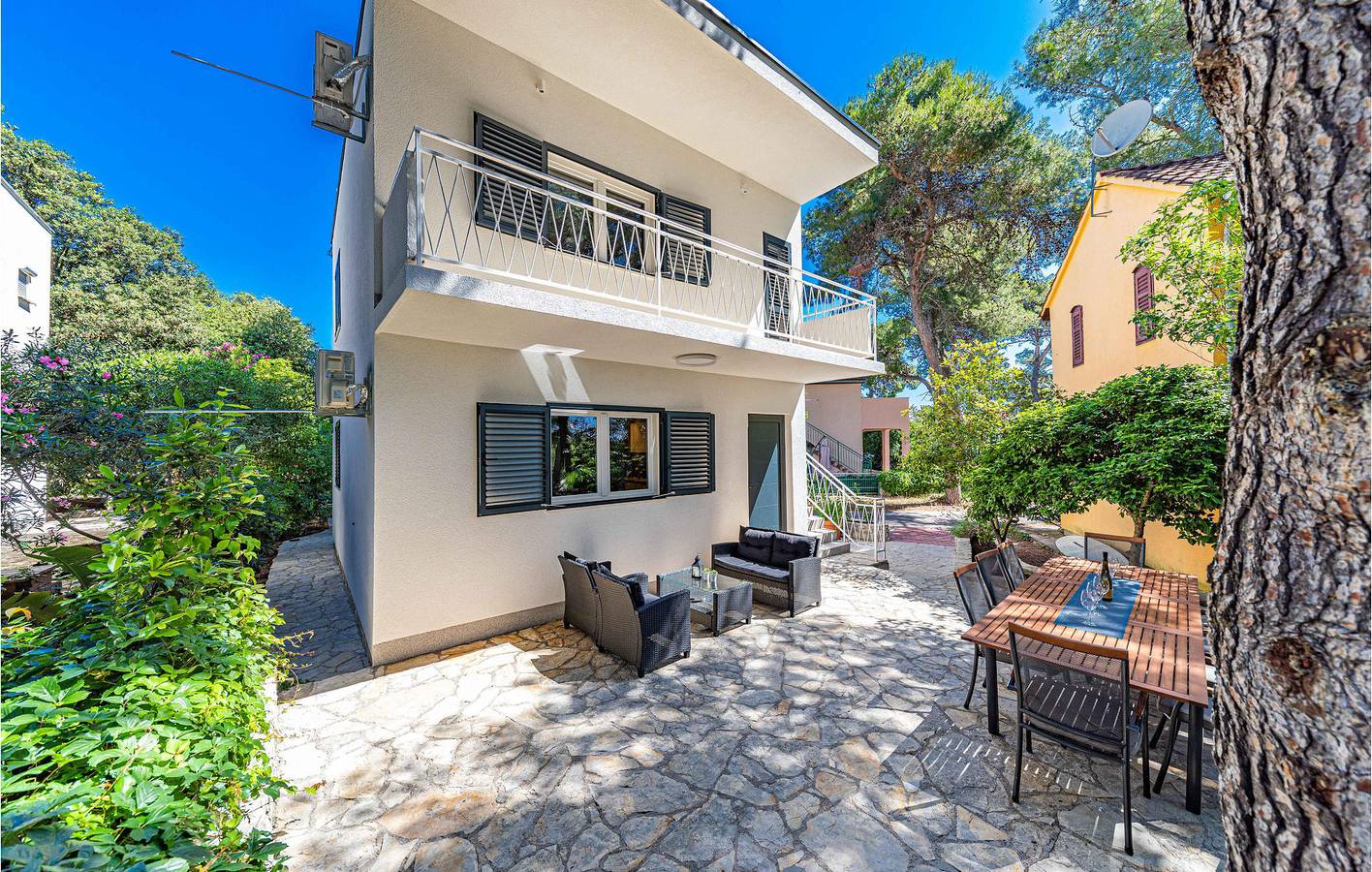 Casa de vacaciones para 9 personas con terraza in Jadrija, Condado de Šibenik-Knin